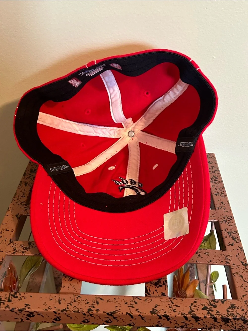 Top of the World Cincinnati Bearcats Stretch Fit Hat Red White Contrast Stitch